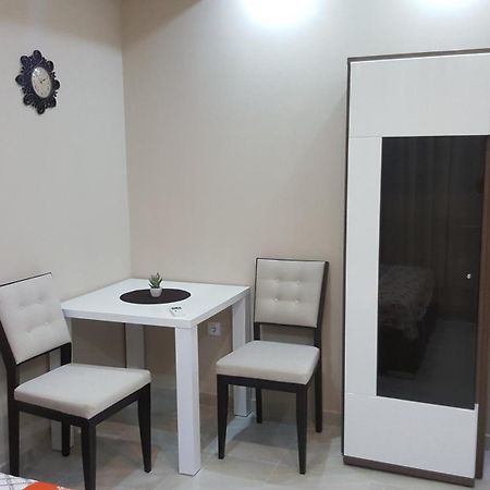 Studio Apartman - Centar Tivat Luaran gambar